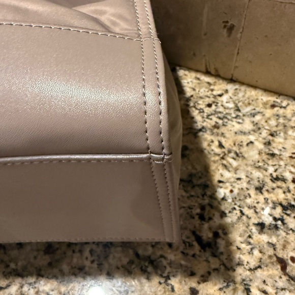 Tory Burch Small Ella Tote - Picture 5 of 12